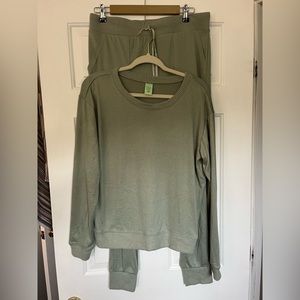 Honey Dew Lounge Set
